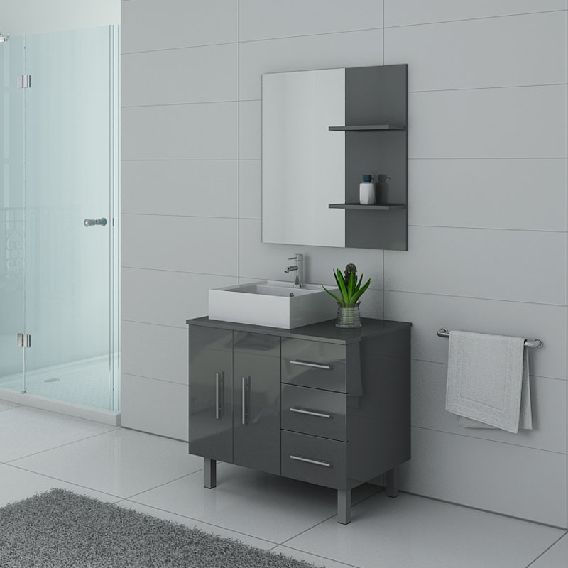 Il Y A Un Espace Douche Un Lavabo Avec Un Miroir Une étagère Une Baignoire  Et Un Sol En Béton Gris Dans Une Co