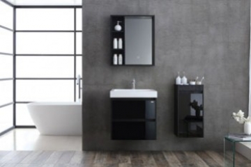 Une salle de bain en noir et blanc